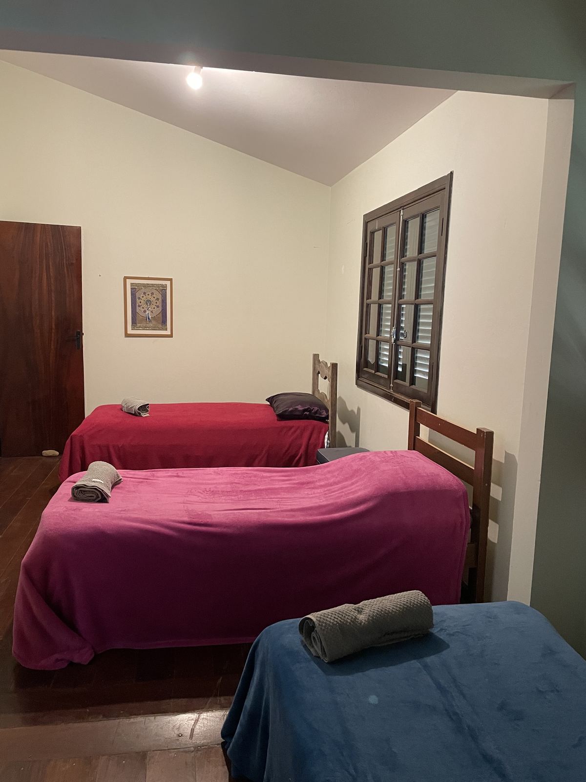 Quarto de hospedagem preparado para os participantes do retiro LoveDetox